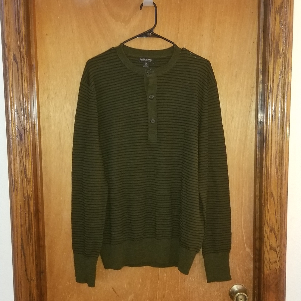 Banana Repiblic sweater. Buy 2 get 1 free